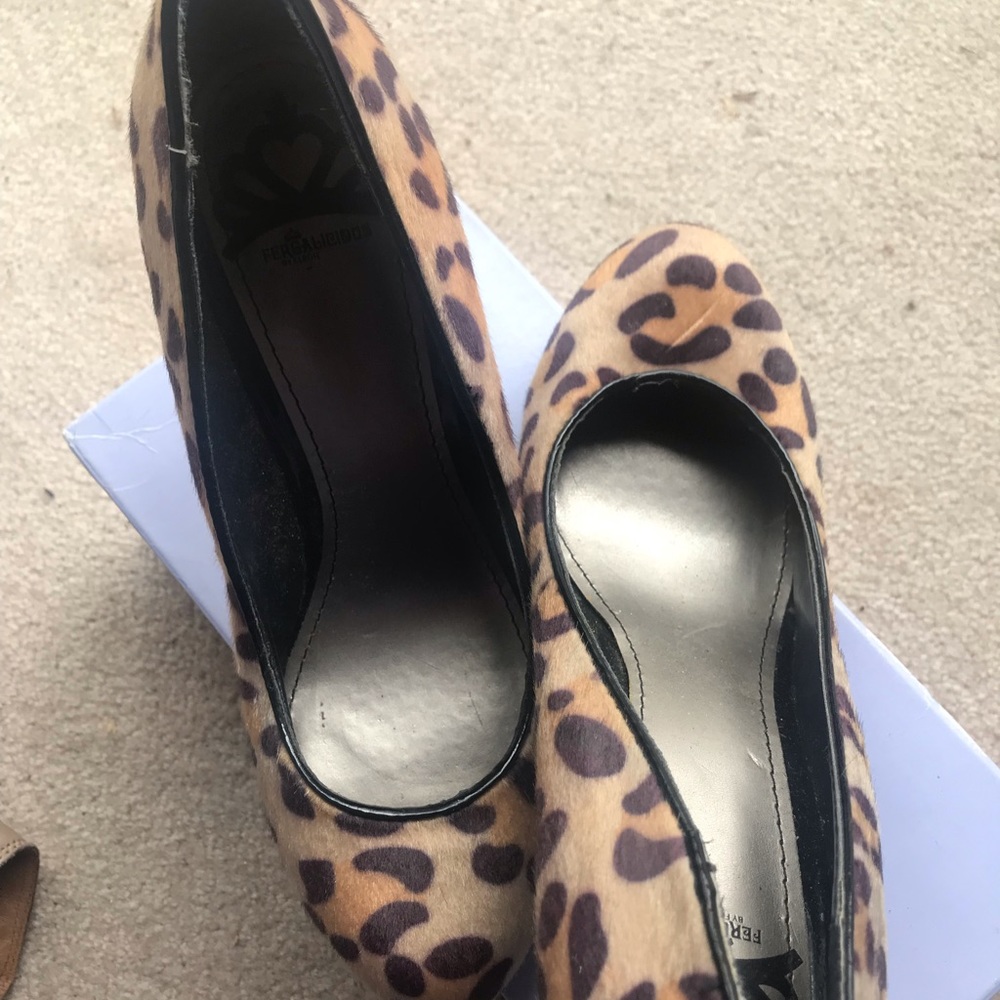 Size 7 by Fergallicious By Fergie leopard faux utopia pumps round toe